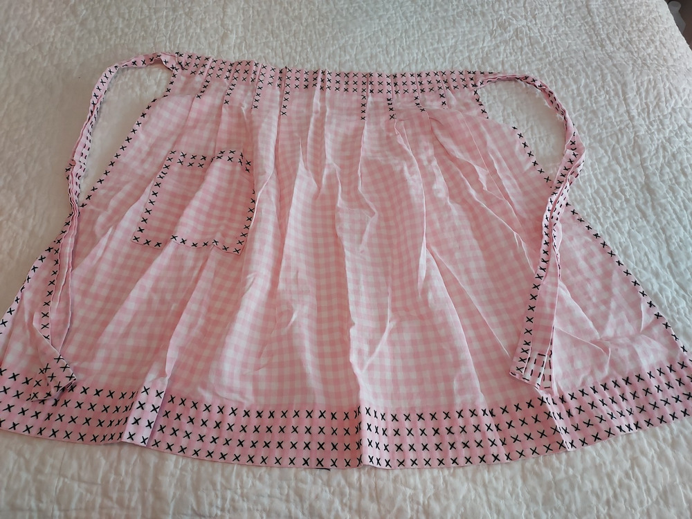Vintage 1940's Chicken scratch design Cotton half Apron Well made